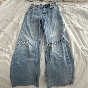 Zara Light Blue Wide Leg Jeans with Knee Rip